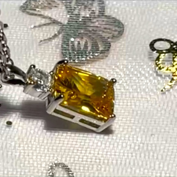 Citrine Pendant with Necklace - Picture 5 of 6